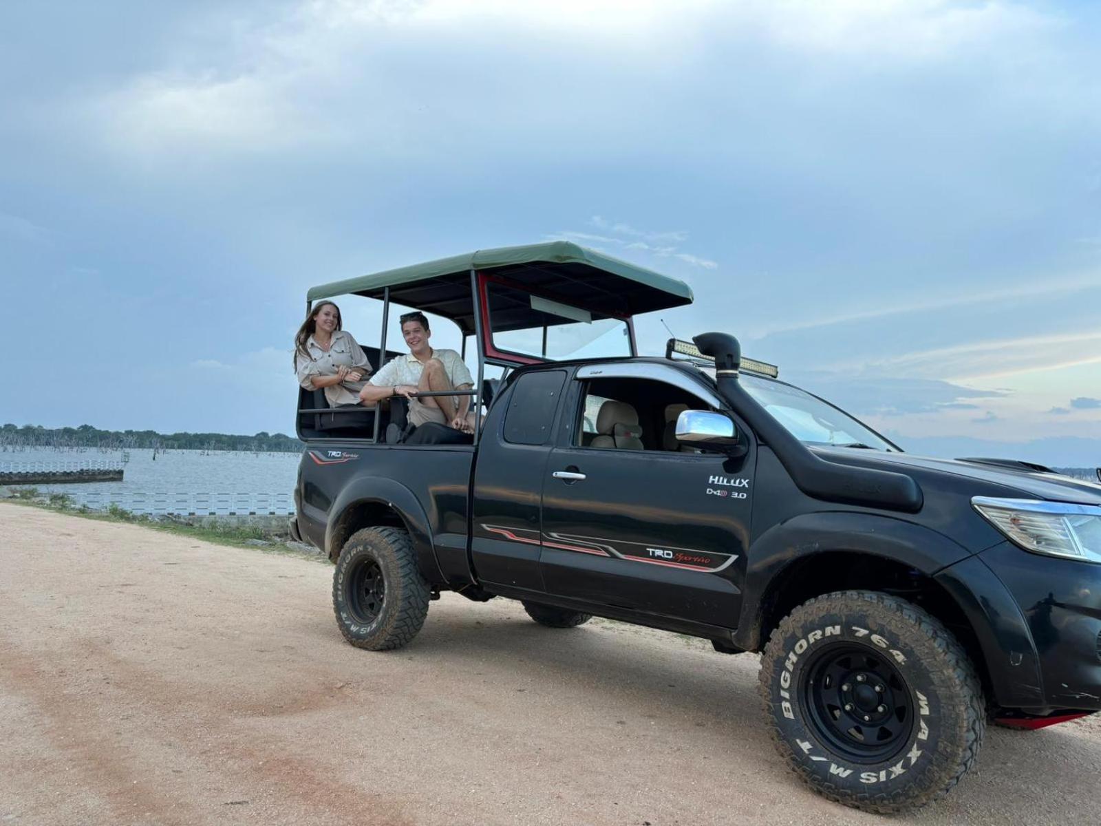 V Cabanas & Yala Safari Place Tissamaharama Luaran gambar