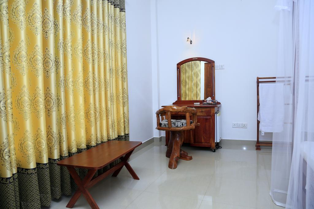V Cabanas & Yala Safari Place Tissamaharama Luaran gambar